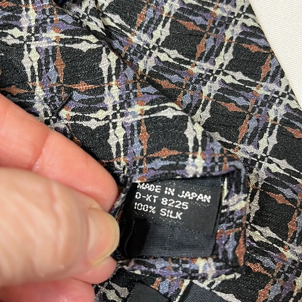 JHANE BARNES Vintage 100% Silk Geometric Men’s Necktie Black & Grey